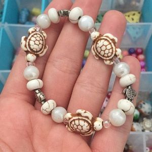 Bumble beads white turtle bracelet